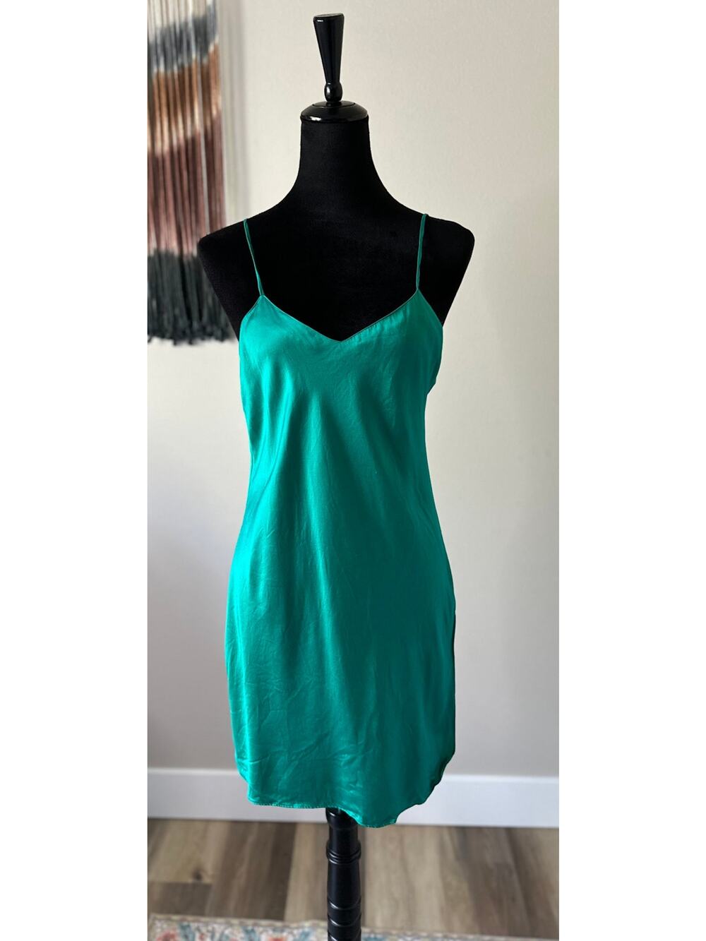 LASOIE Green Silk Spaghetti Strap Slip Size M